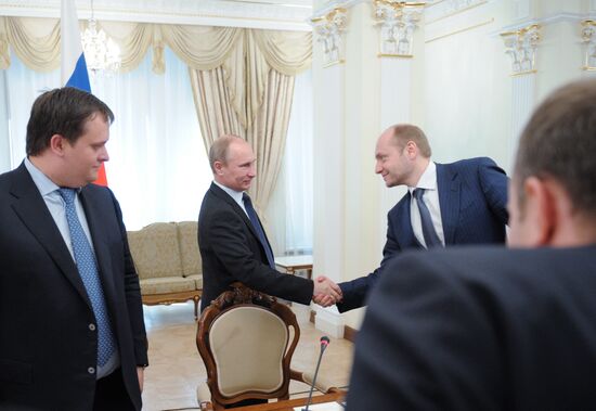Vladimir Putin conducts Supervisory Board meeting