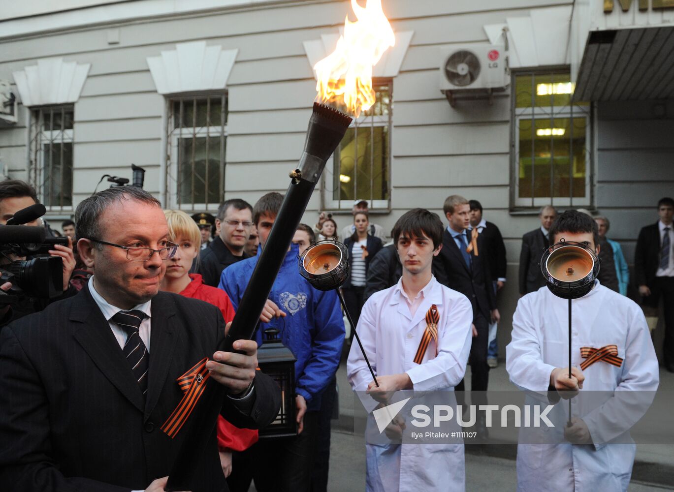 Torch procession honoring 67th anniversary of Victory in WWII