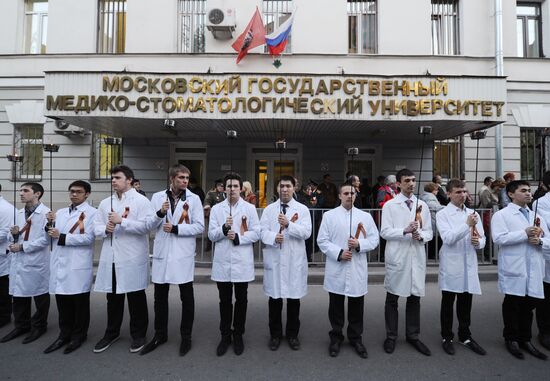 Torch procession honoring 67th anniversary of Victory in WWII