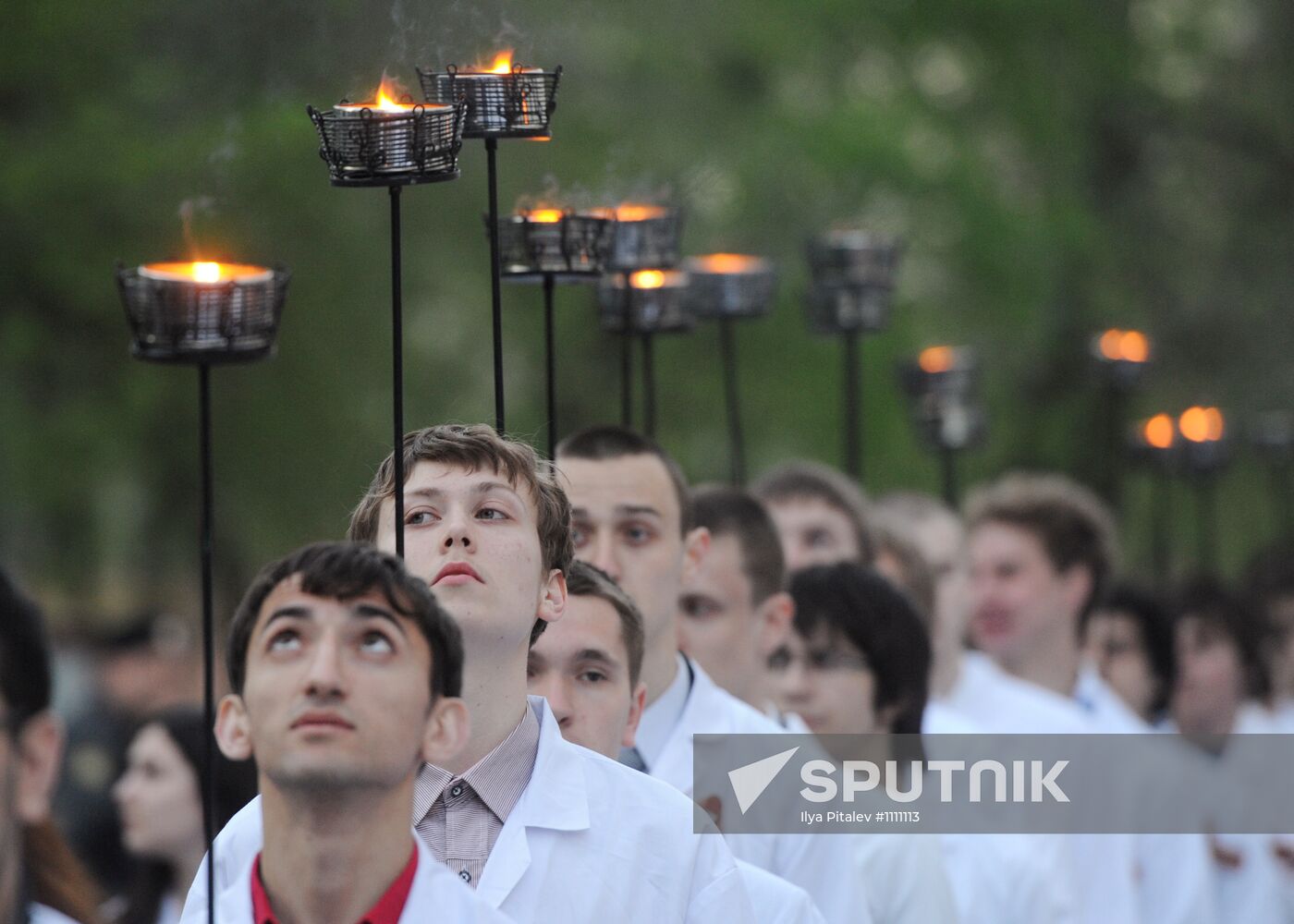 Torch procession honoring 67th anniversary of Victory in WWII