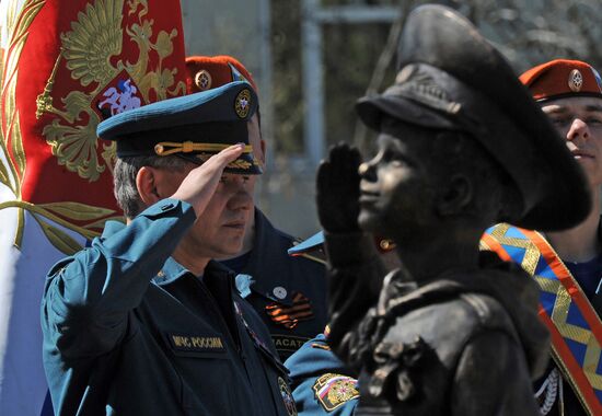 Russian EMERCOM workers memorial unveiled