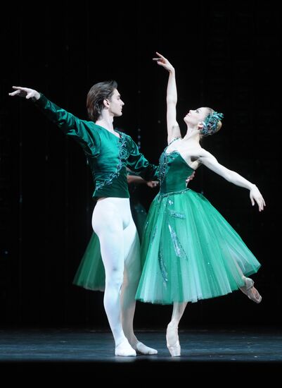 George Balanchine's ballet Jewels rehearsed at Bolshoi Theater