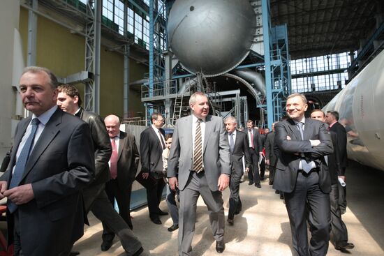 Dmitry Rogozin visits "MIC" NPO Engineering"