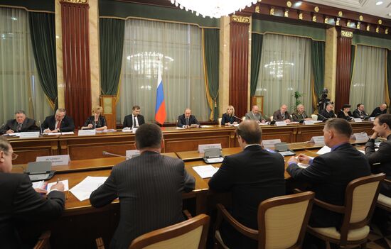 Coordinating committee for veterans' affairs holds meeting