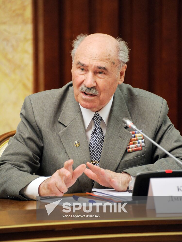 Coordinating committee for veterans' affairs holds meeting