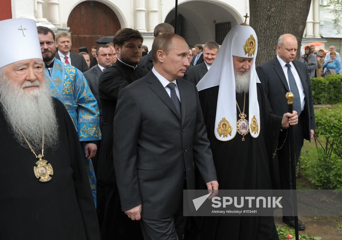 Vladimir Putin visits Novodevichy Convent
