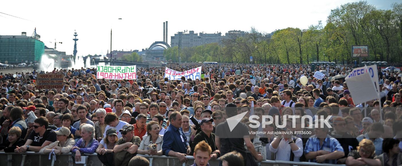 Opposition stages March of Millions rally in Moscow