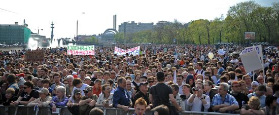 Opposition stages March of Millions rally in Moscow