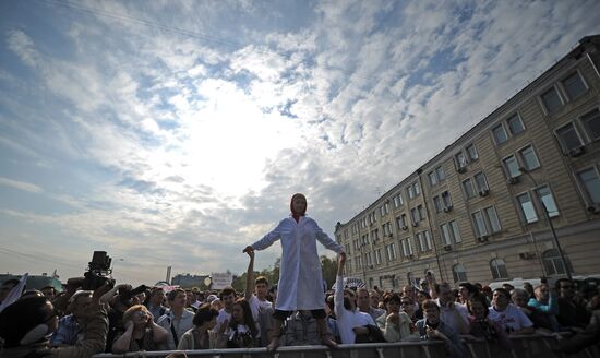 Opposition stages March of Millions rally in Moscow