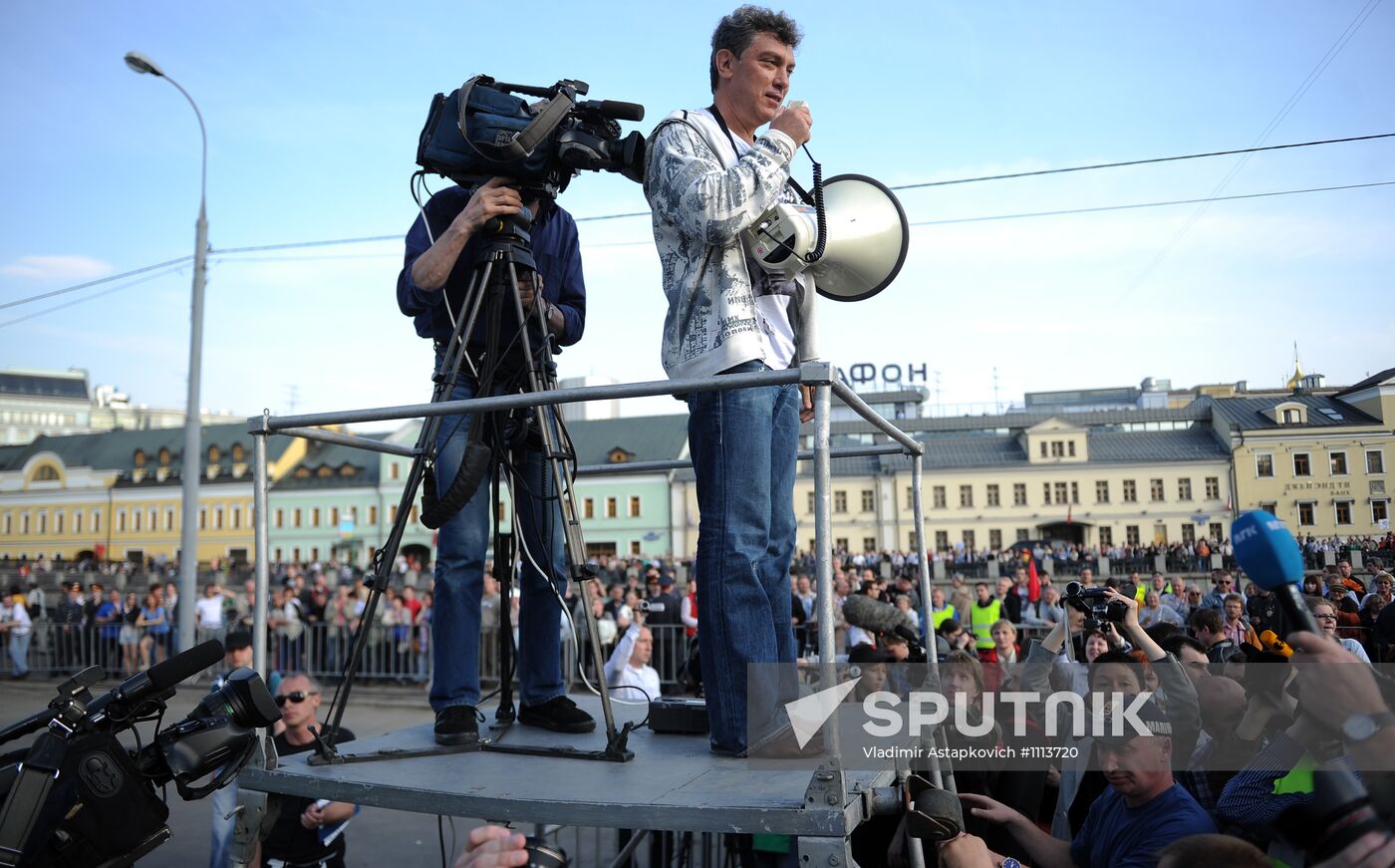 Opposition stages March of Millions rally in Moscow