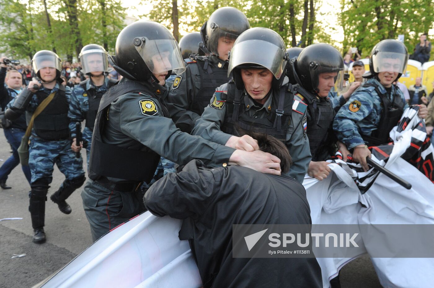 Police detain March of Millions rally participants in Moscow