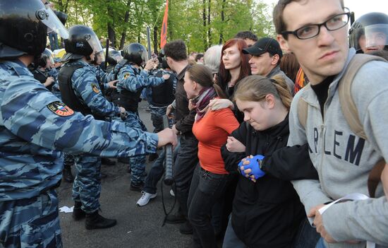 Police detain March of Millions participants in Moscow