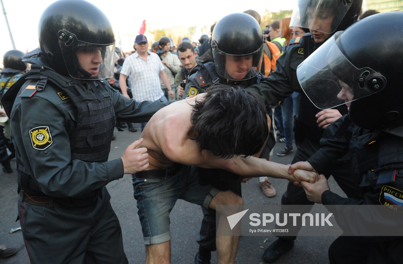 Police detain March of Millions rally participants in Moscow