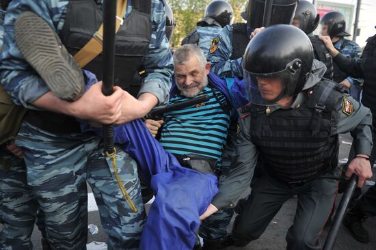 Opposition stages March of Millions rally in Moscow