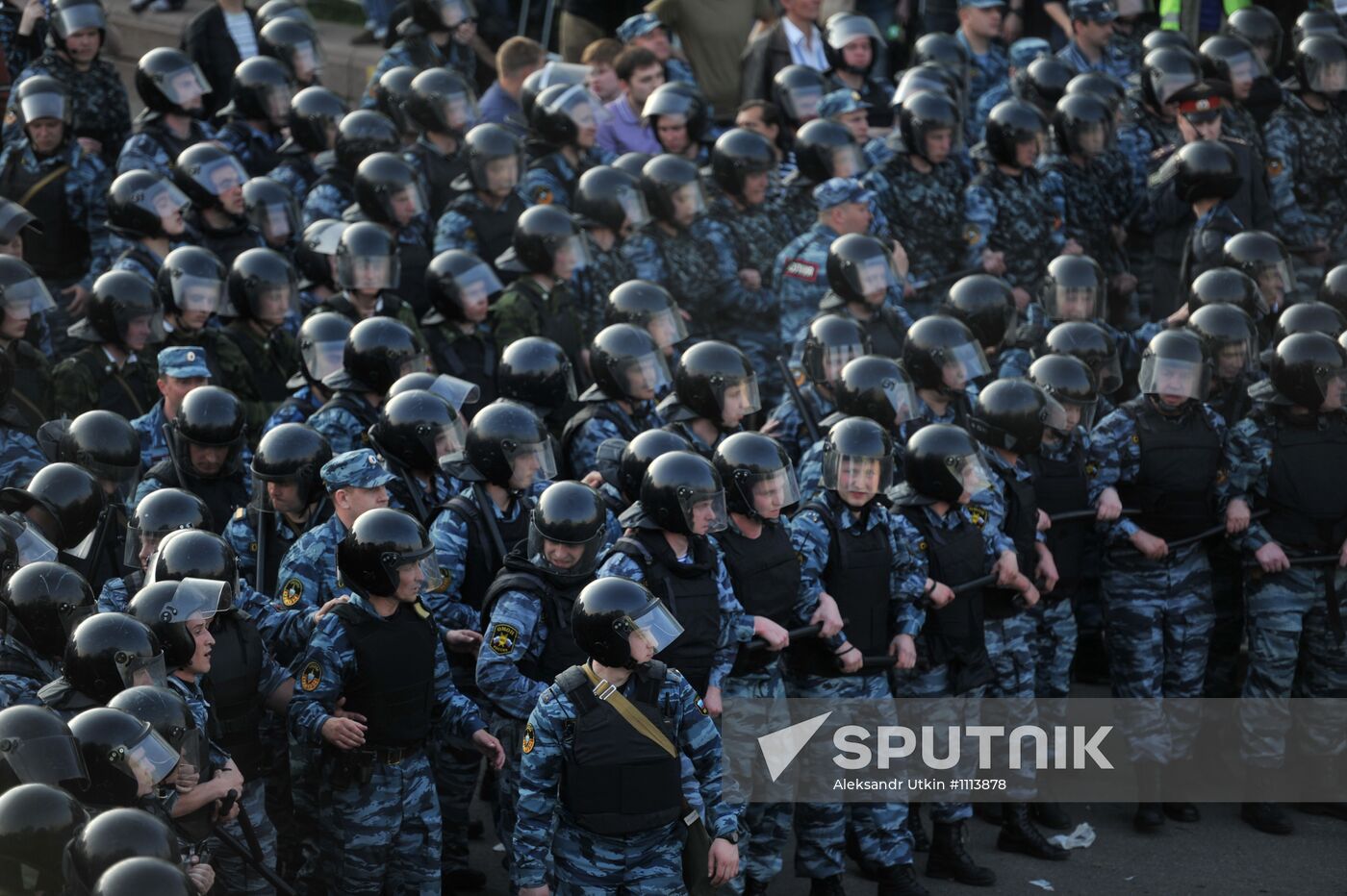 Police detain March of Millions rally participants in Moscow