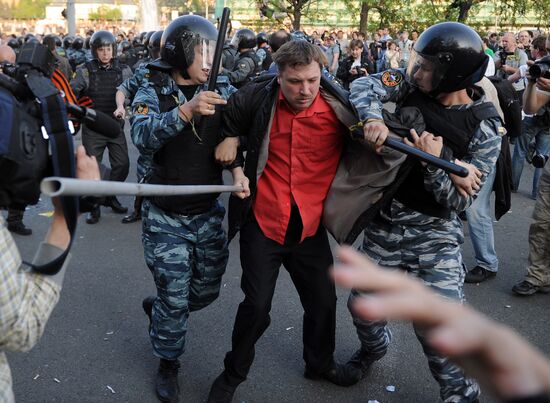 Opposition stages March of Millions rally in Moscow