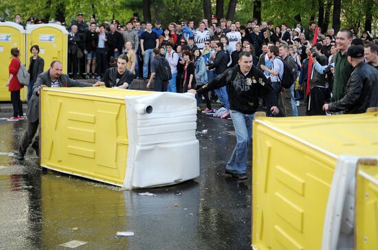 Police detain March of Millions rally participants in Moscow
