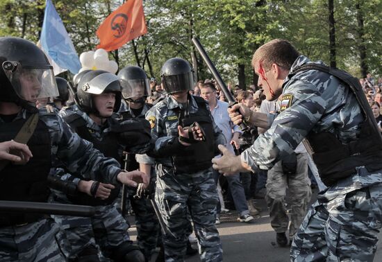 Opposition stages March of Millions rally in Moscow