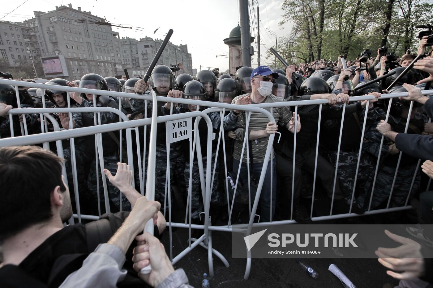 Police detain March of Millions participants in Moscow