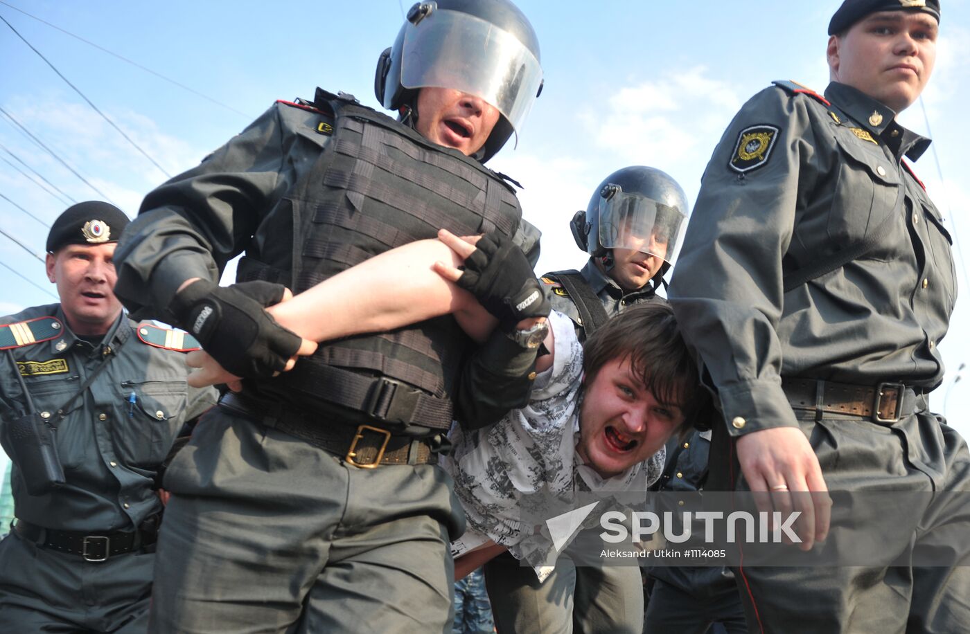 Police detain March of Millions rally participants in Moscow