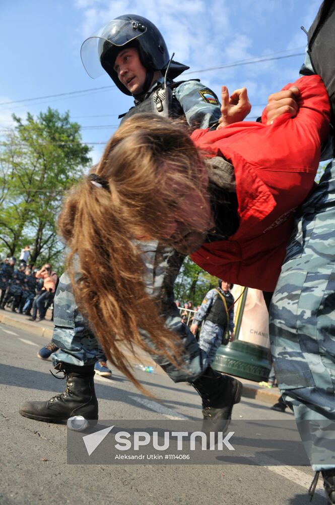 Police detain March of Millions rally participants in Moscow