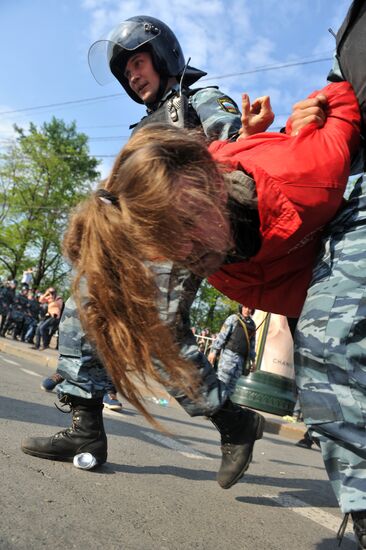 Police detain March of Millions rally participants in Moscow