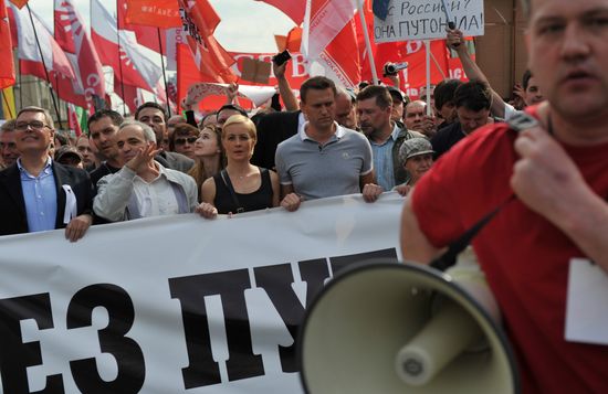 Opposition stages March of Millions rally in Moscow