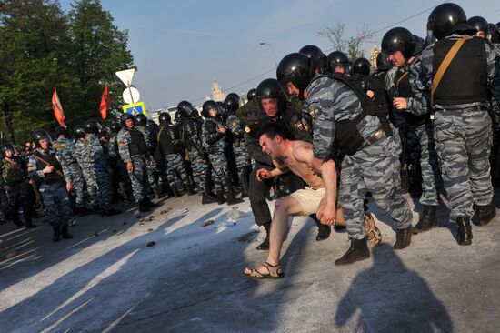 Police detain March of Millions rally participants in Moscow