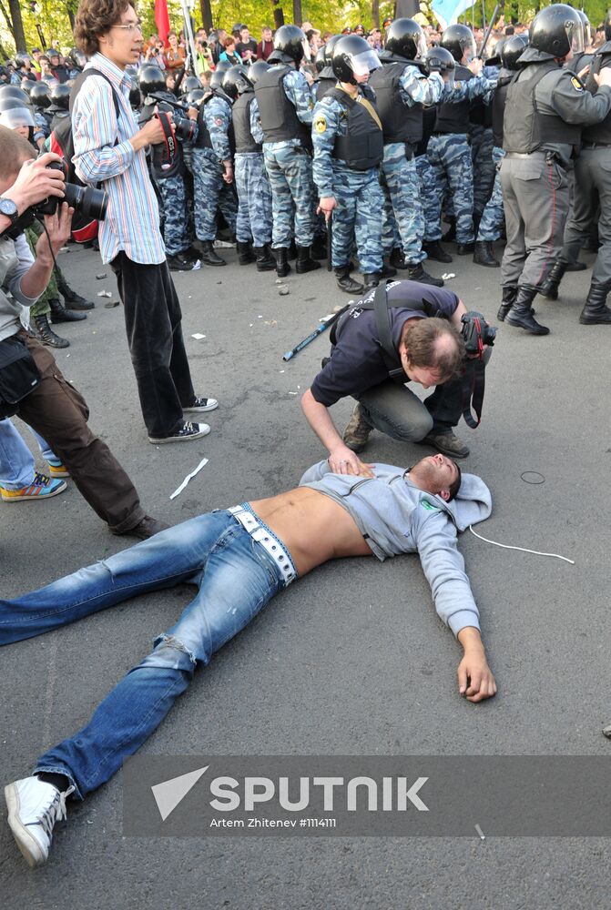 Police detain March of Millions rally participants in Moscow
