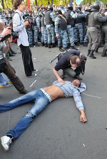 Police detain March of Millions rally participants in Moscow