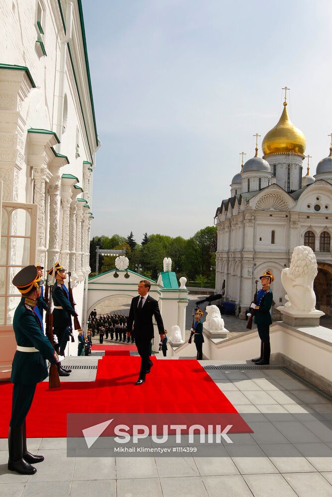 Dmitry Medvedev enters Grand Kremlin Palace