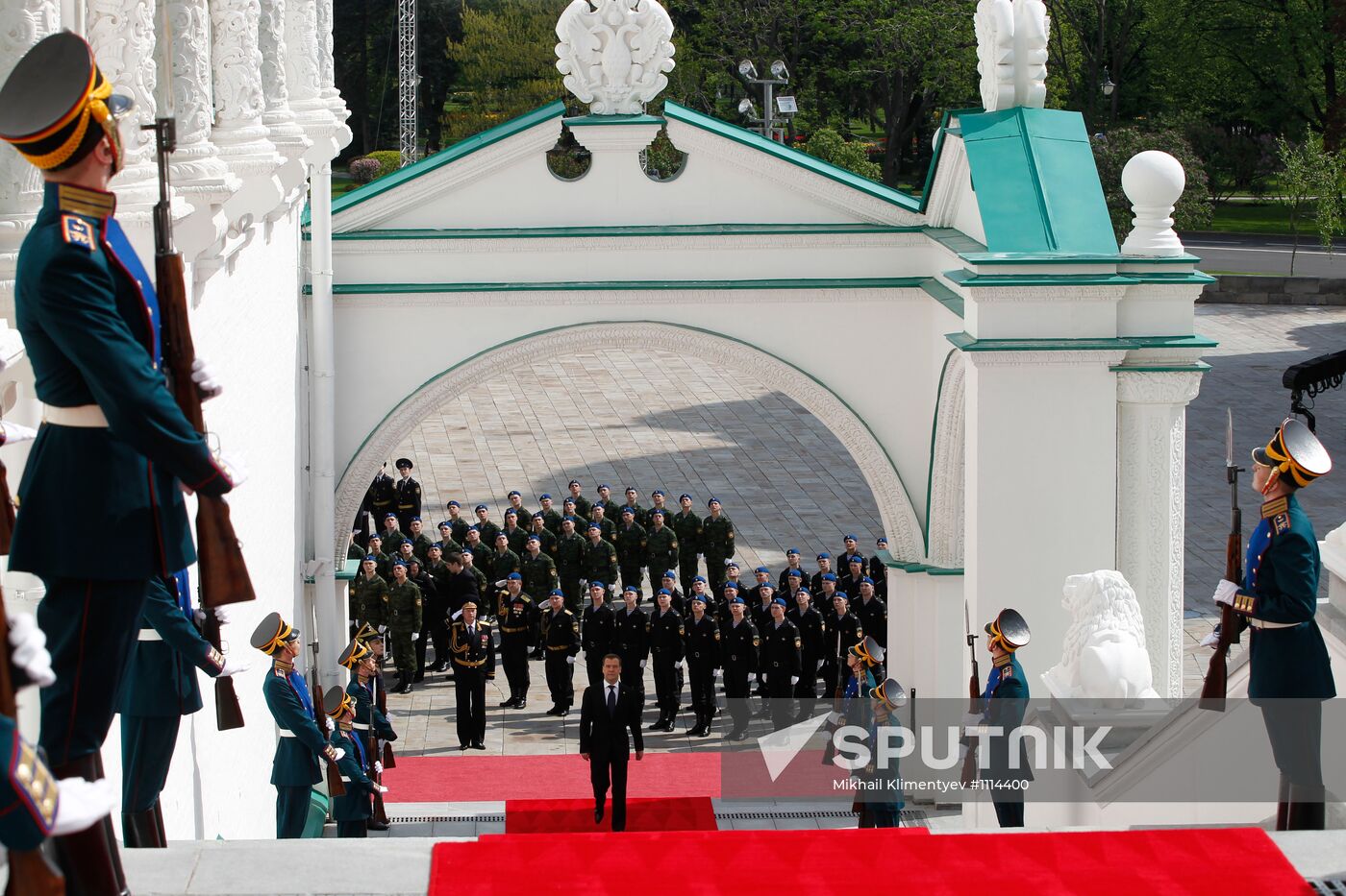 Dmitry Medvedev enters Grand Kremlin Palace