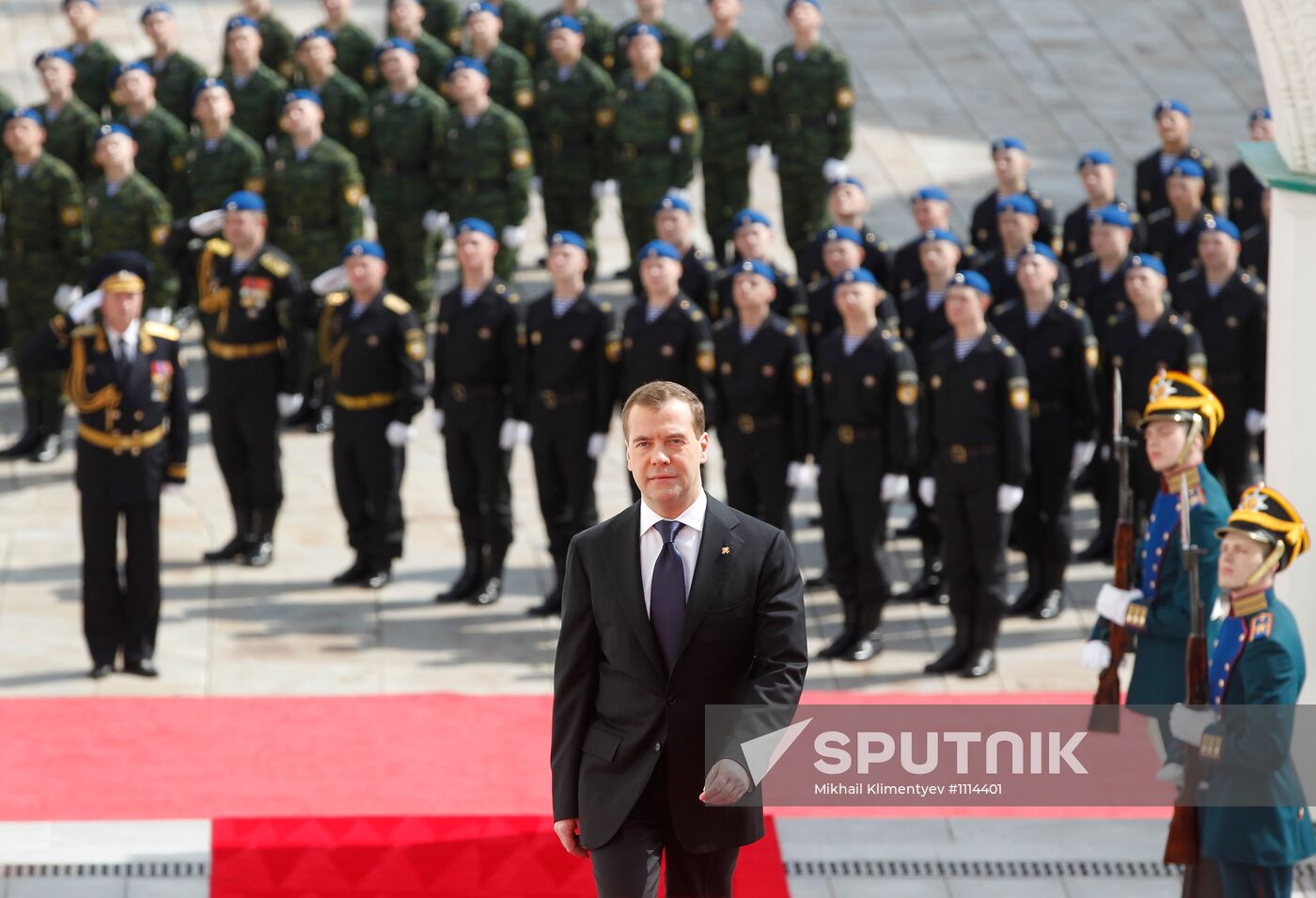 Dmitry Medvedev enters Grand Kremlin Palace