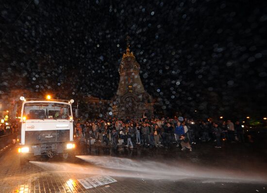 Opposition holds rally in central Moscow