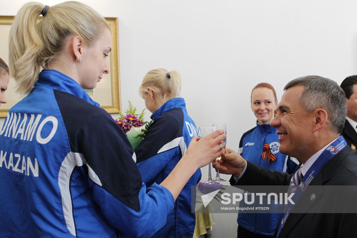 Players of VC Dinamo-Kazan received by Rustam Minnikhanov
