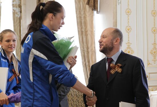Players of VC Dinamo-Kazan received by Rustam Minnikhanov