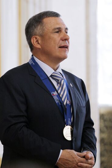 Players of VC Dinamo-Kazan received by Rustam Minnikhanov