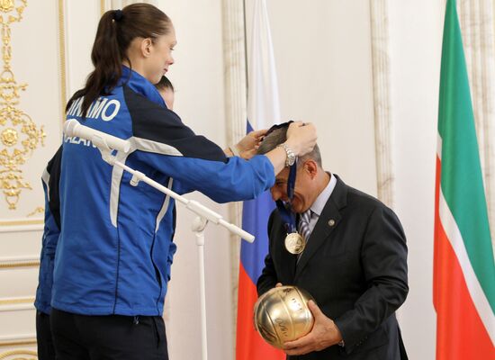 Players of VC Dinamo-Kazan received by Rustam Minnikhanov