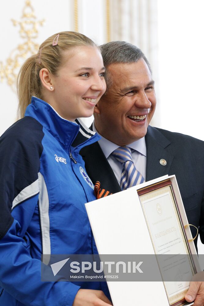 Players of VC Dinamo-Kazan received by Rustam Minnikhanov