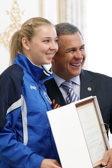 Players of VC Dinamo-Kazan received by Rustam Minnikhanov