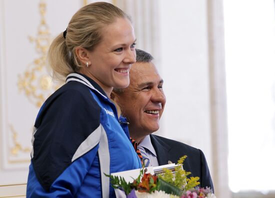 Players of VC Dinamo-Kazan received by Rustam Minnikhanov