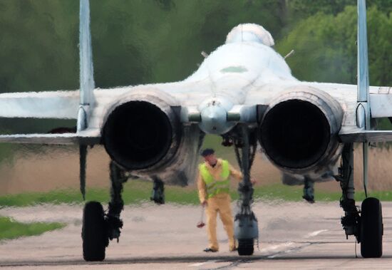 Training flights of Air Force Su-27