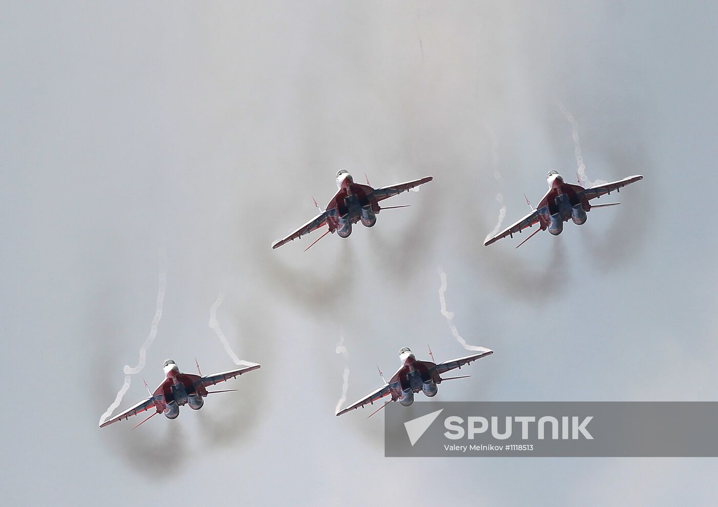 Aviation flying groups "Swifts" and "Russian Knights"
