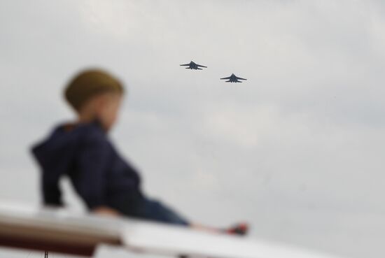 Aviation flying groups "Swifts" and "Russian Knights"