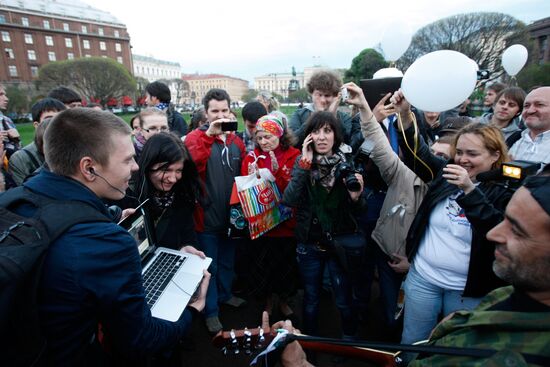 Protesters camp on St. Isaac's Square in St. Petersburg