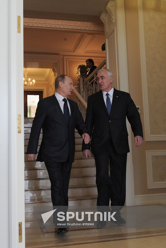 Putin, Tibilov hold talks