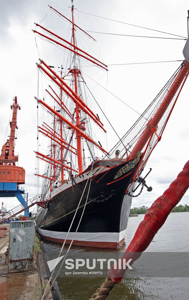 Barque "Sedov" set out on voyage round the world