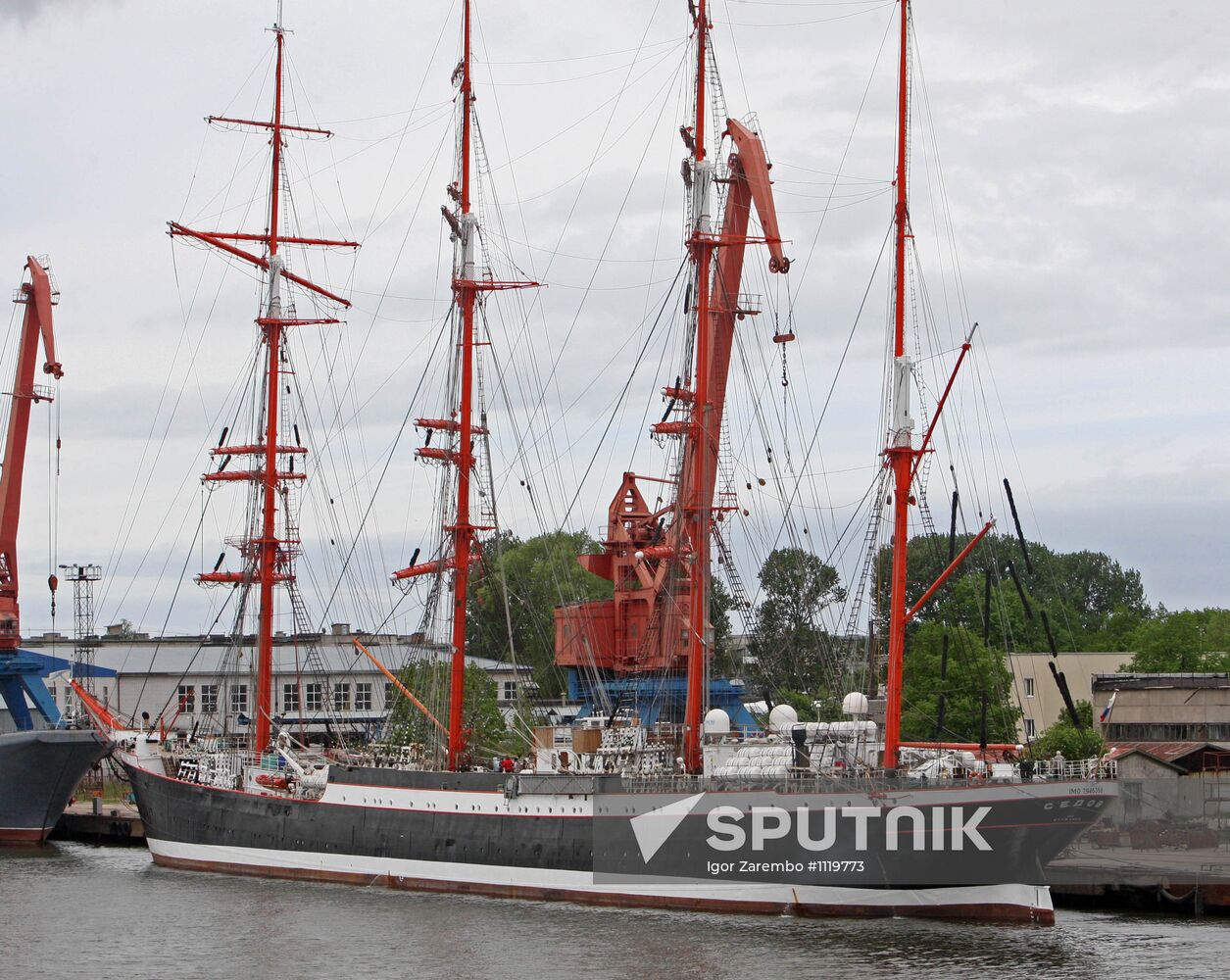 Barque "Sedov" set out on voyage round the world