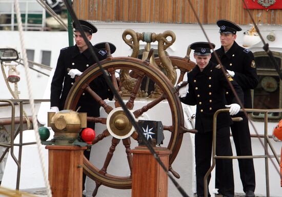Barque "Sedov" set out on voyage round the world
