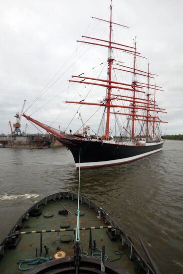 Barque "Sedov" set out on voyage round the world